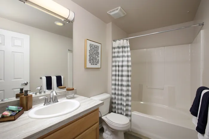 Oxnard Apartment Bathroom - Serenade at Riverpark