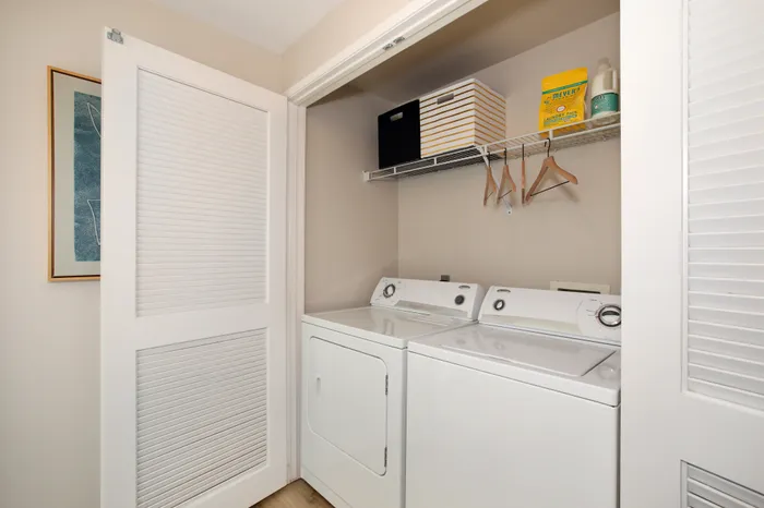 Oxnard Apartment Dryer And Washer - Serenade at Riverpark