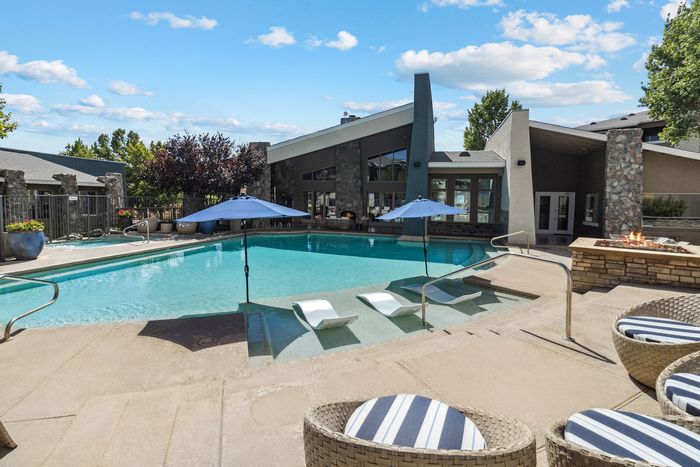 pool