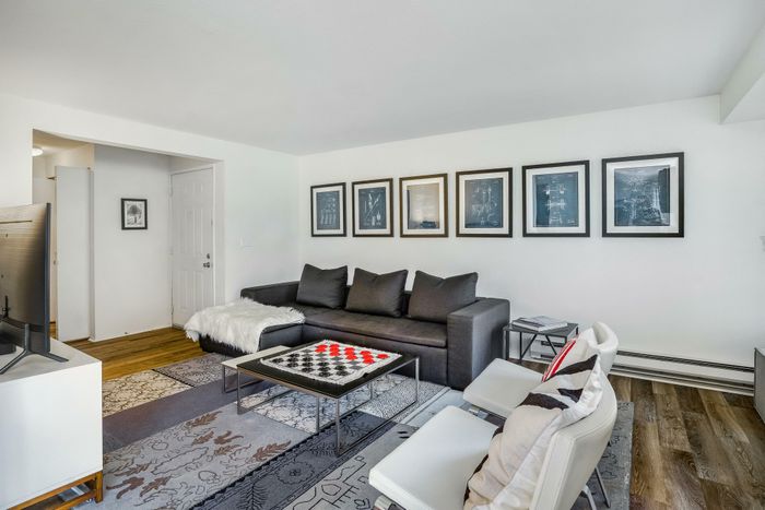 Tacoma Apartments Living Room - The Boulders at Puget Sound