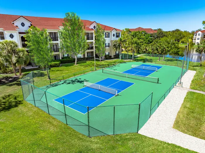 outdoor pickleball court