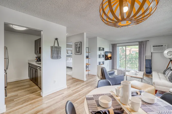 model apartment dinning area