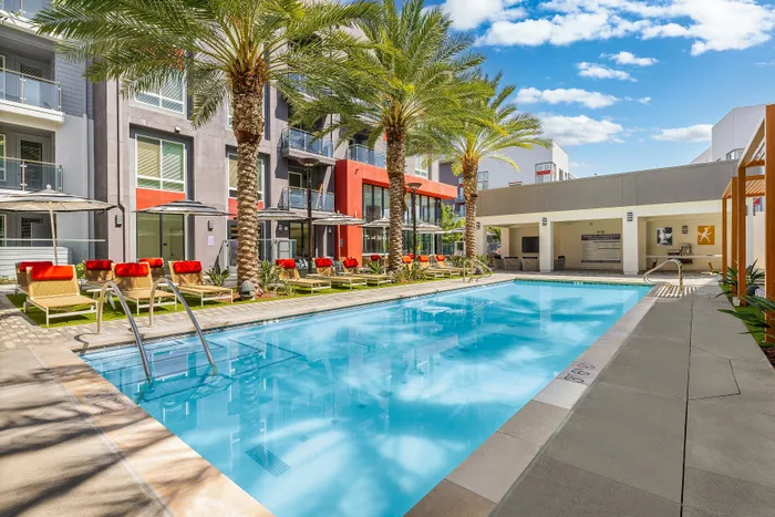 luxurious resort stye pool