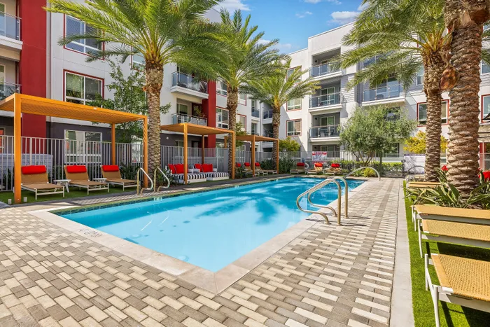 luxurious resort stye pool