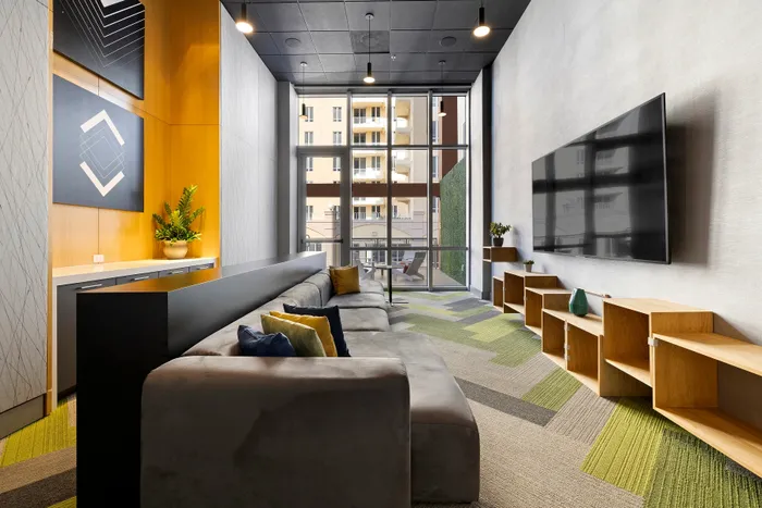 resident lounge area at Motion at Dadeland