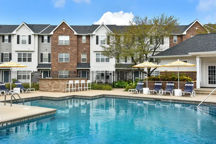 Woodbury Park at City Centre luxurious pool