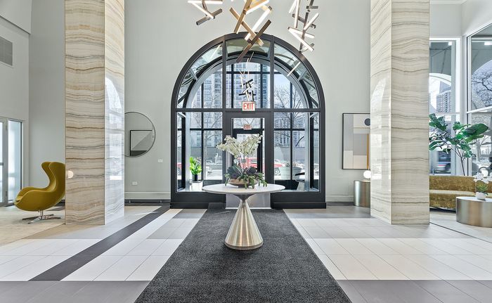 1250 LaSalle - Modern Lobby