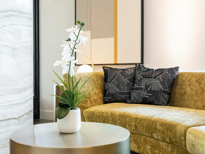 1250 LaSalle - Elegant Living Area