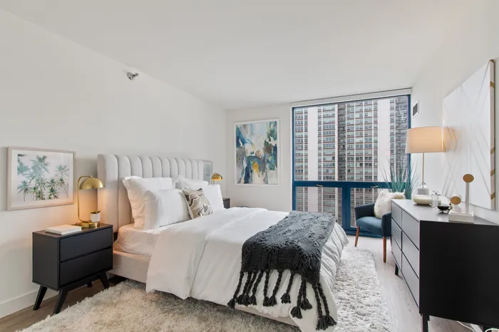 1250 LaSalle - Modern Bedroom