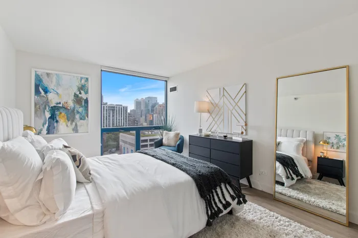 1250 LaSalle - Bedroom with View