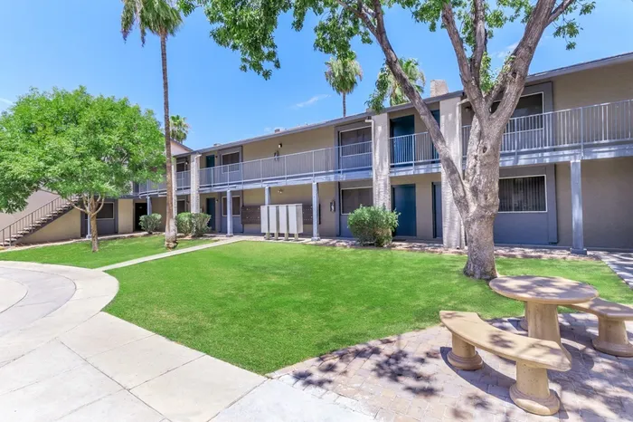Rise on Cave Creek Amenities