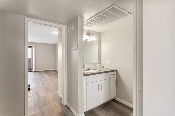 Rise Thunderbird Apartments