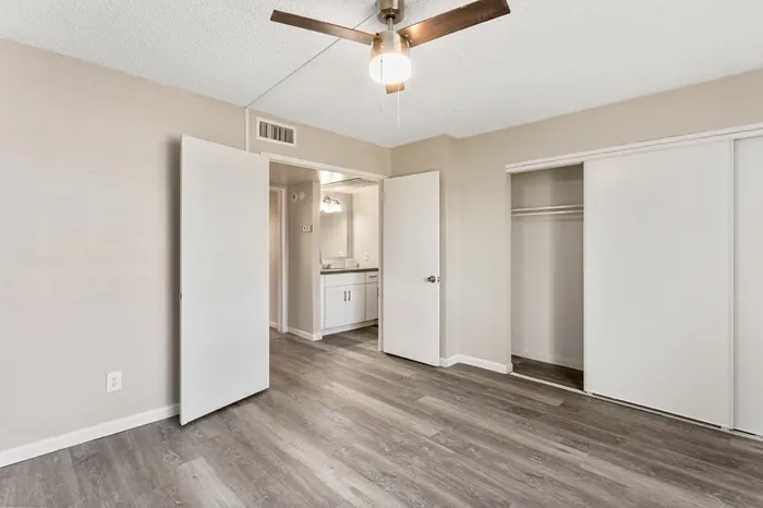 Rise Thunderbird Apartments