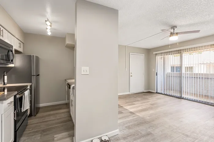 Rise Thunderbird Apartments