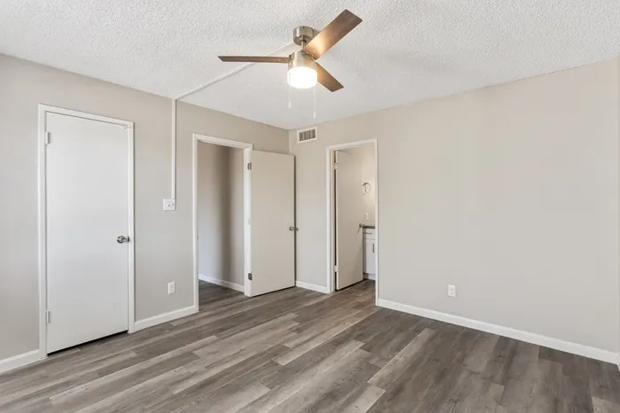 Rise Thunderbird Apartments