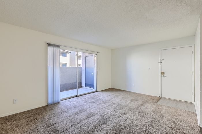 Rise Thunderbird Apartments