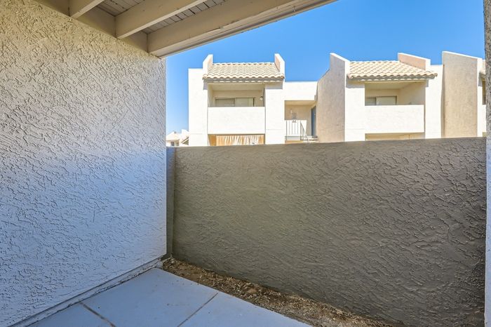 Rise Thunderbird Apartments