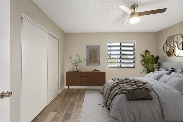 Rise Thunderbird Apartments
