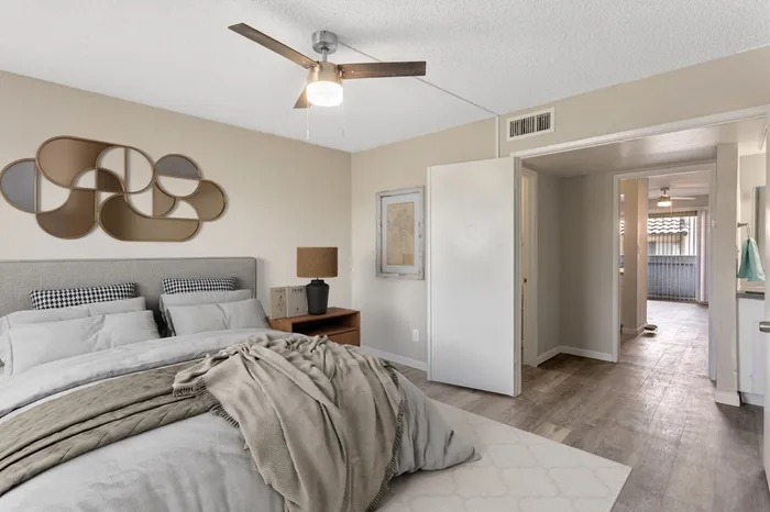 Rise Thunderbird Apartments