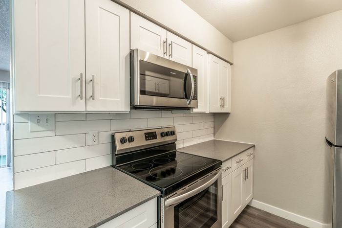 Rise Lakeside Apartments