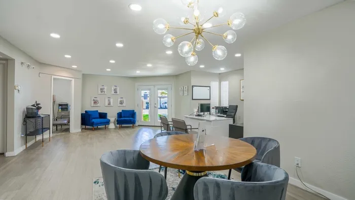 Rise on Cactus Amenities