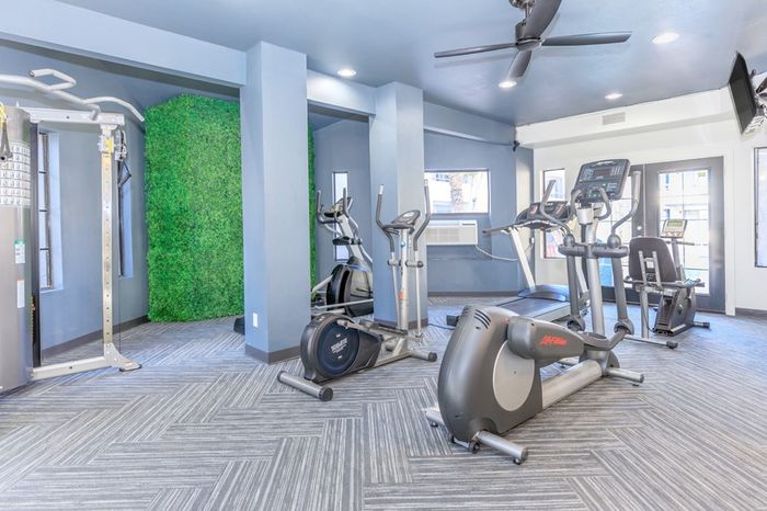 Rise on Cactus Amenities