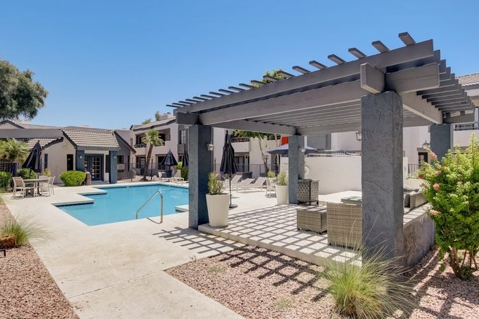 Rise on Cactus Amenities