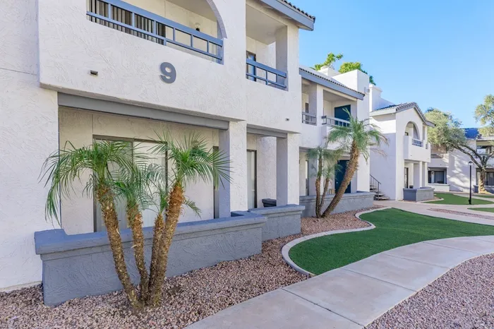 Rise on Cactus Amenities