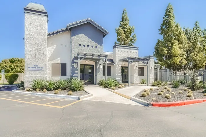Rise Broadway Amenities