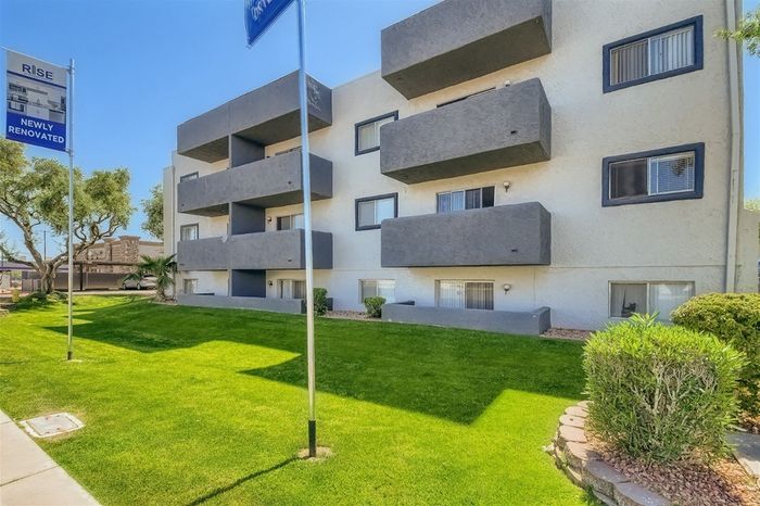 Rise at Dobson Ranch Amenities