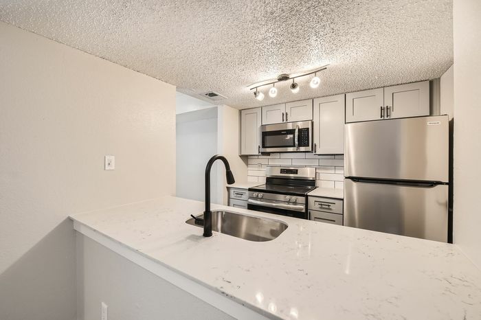 Rise Heather Ridge Apartments