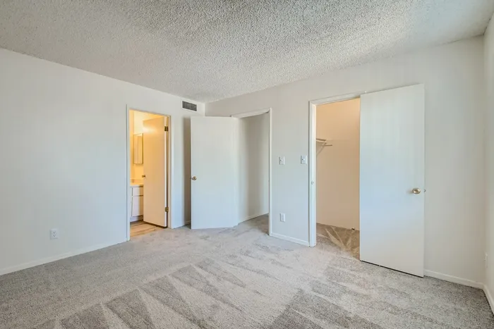 Rise Thunderbird Apartments
