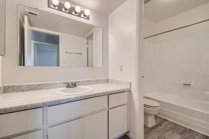 Rise Thunderbird Apartments