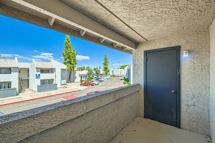 Rise Thunderbird Apartments