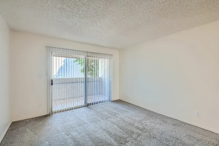 Rise Thunderbird Apartments