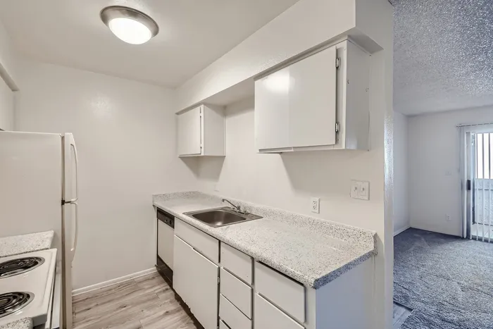 Rise Thunderbird Apartments