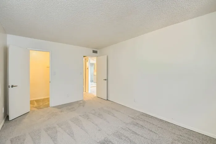 Rise Thunderbird Apartments