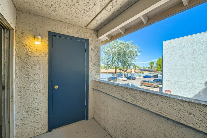 Rise Thunderbird Apartments