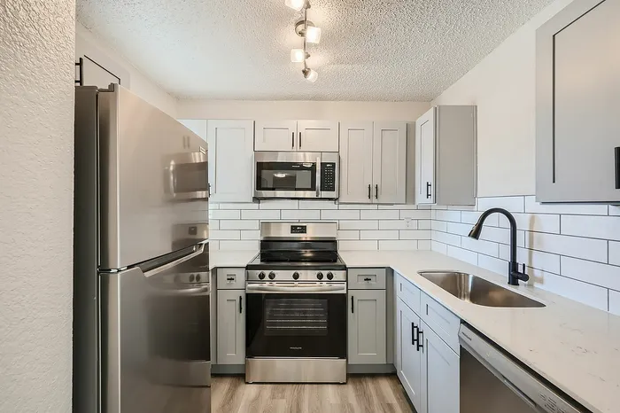 B1 Platinum - 2 Bed 1 Bath