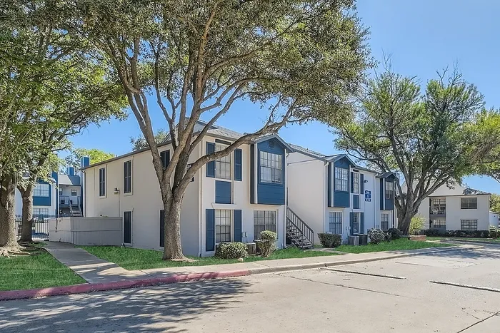 Rise West Arlington Exterior