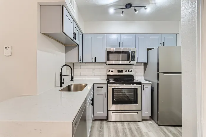 Rise at Highland Meadows Apartments
