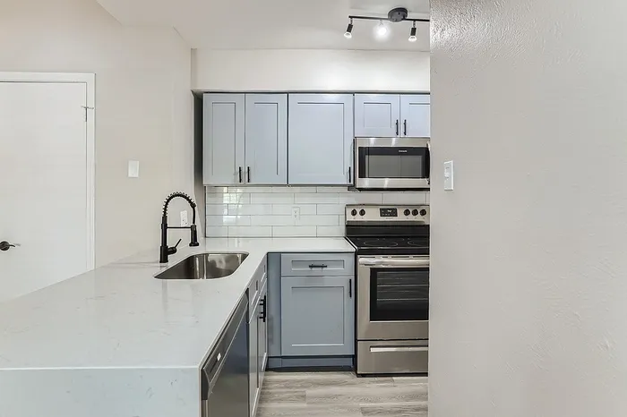 Rise at Highland Meadows Apartments