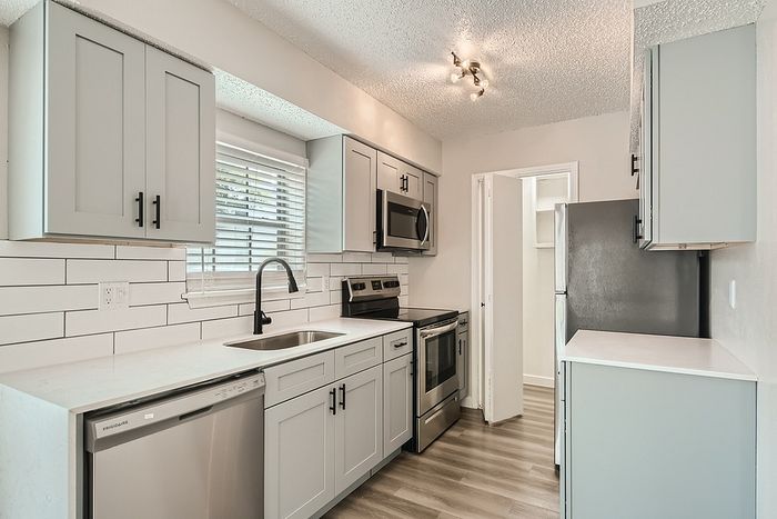 Rise at Highland Meadows Apartments