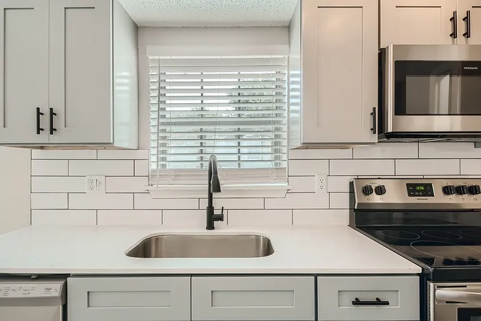 Rise at Highland Meadows Apartments