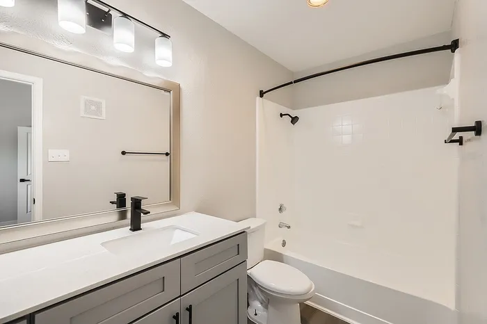 Rise at Highland Meadows Apartments