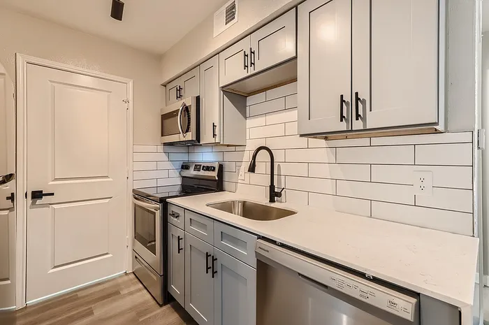 Rise at Highland Meadows Apartments