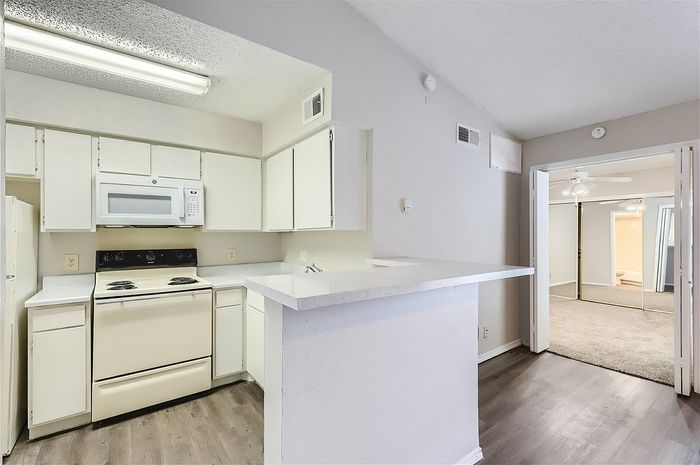 Rise at Highland Meadows Apartments