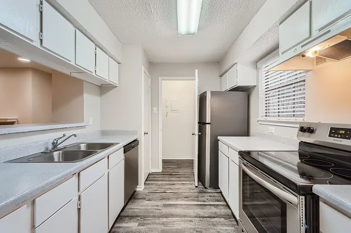 Rise at Highland Meadows Apartments