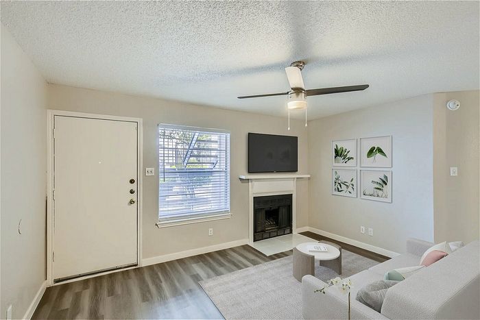Rise at Town East Apartments