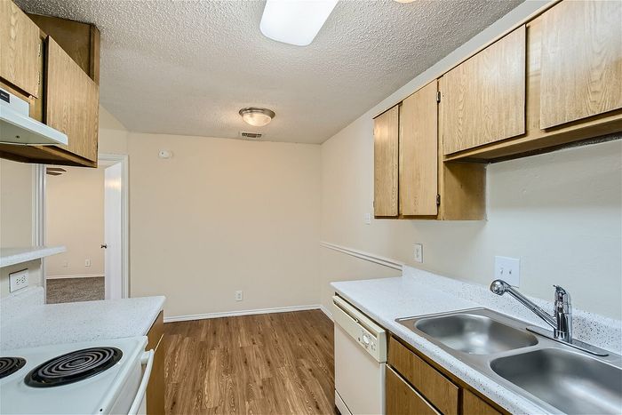 Rise at Town East Apartments